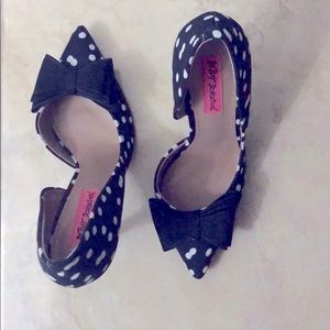 Betsy Johnson Heels Black Shoes